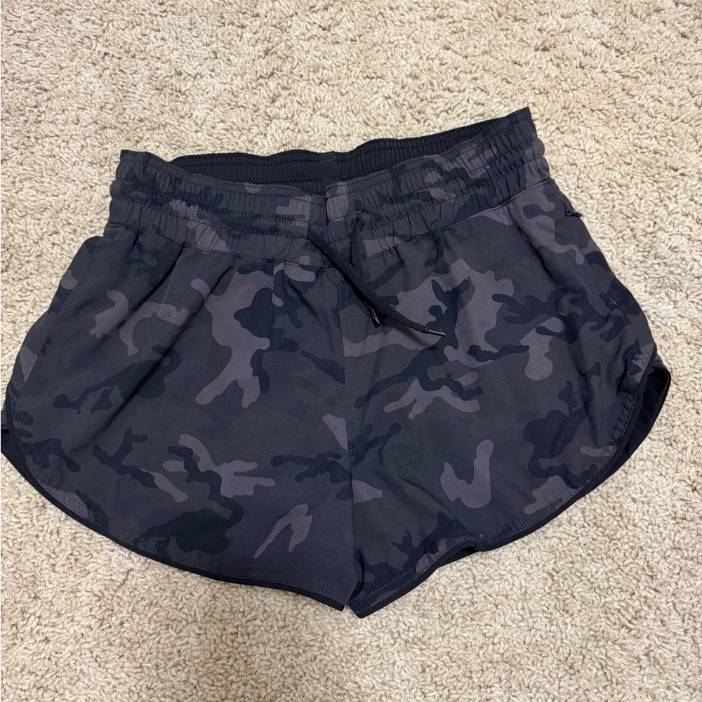 Zyia Active Camo/Black Reversible Shorts